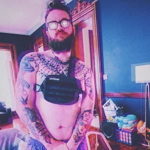 Meet your Posher, Logan